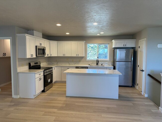 Photo - 1771 NE 19th St