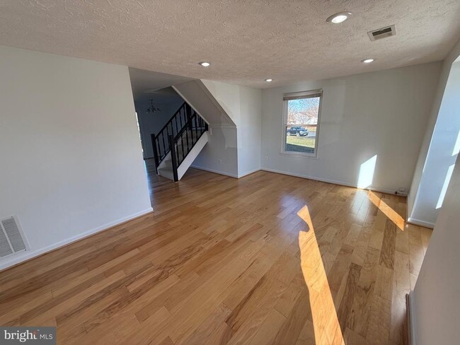 Photo - 4700 Still Pl