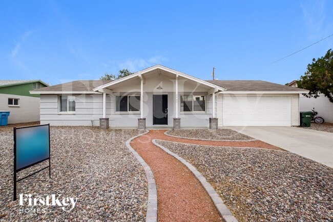 Building Photo - 3460 E Presidio Rd