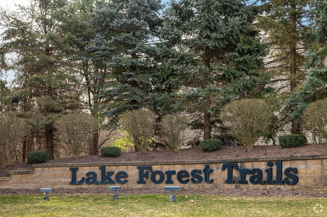 Encore At Lake Forest Sign