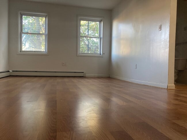 Photo - 1157 Greene Ave