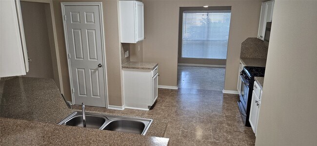 Photo - 3103 Barkers Crossing Ave