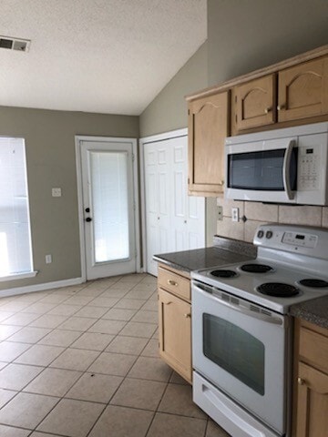 Photo - Renovated 2 Bedroom 2 Bath Home for Rent!