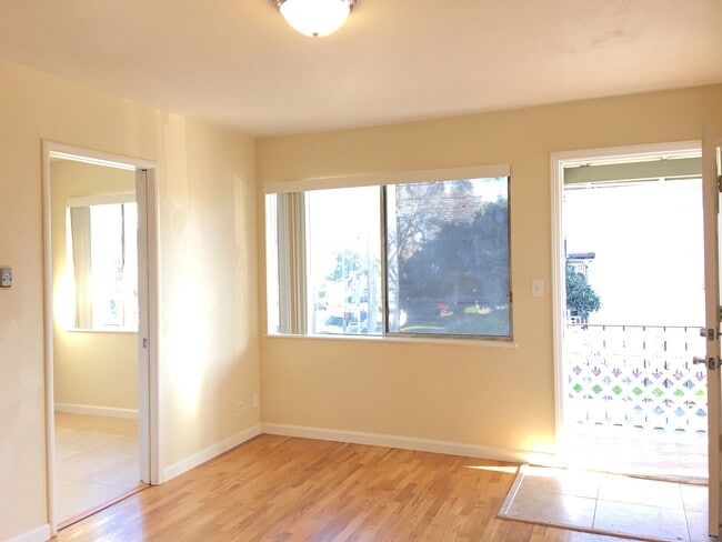 Living Room - 91 Virginia E St Unidad 4