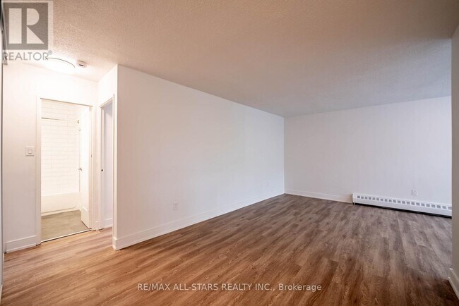 Photo - 7 Albert St Unit 317
