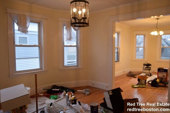 Photo - 39 Montfern Ave Unit 3