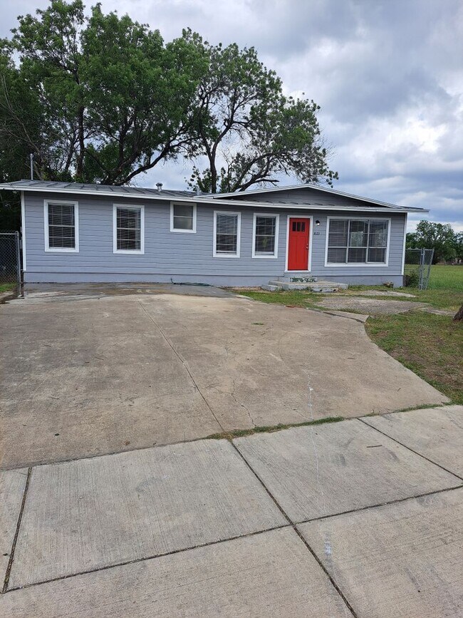 Photo - Stylish 4BR/2BA Home Near Port San Antonio...