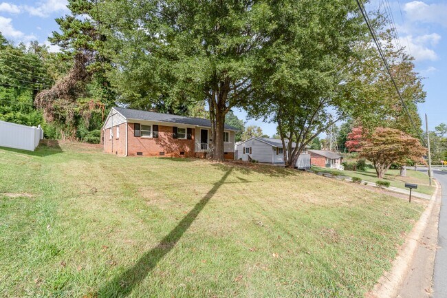 Photo - 815 Norwood Dr