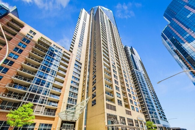Building Photo - 420 E Waterside Dr Unit 2212 Rental