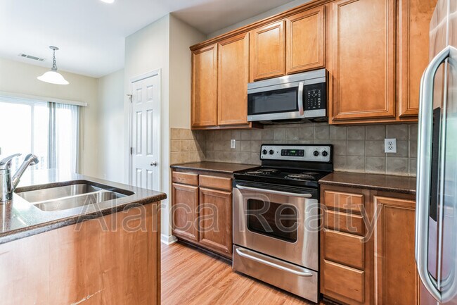 Photo - 9556 Kings Parade Blvd