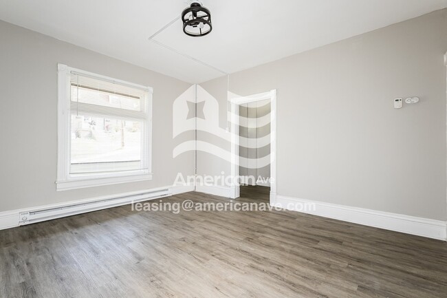 Photo - 2719 Sacramento Ave