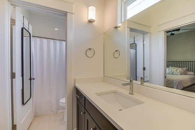 Photo - 112 E 54th St