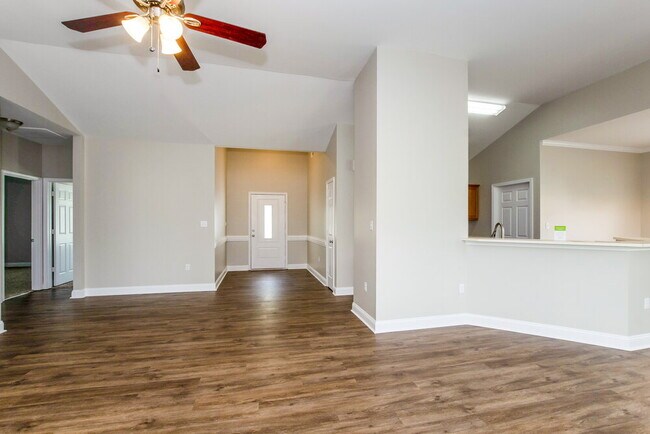 Photo - 1432 Standish Dr