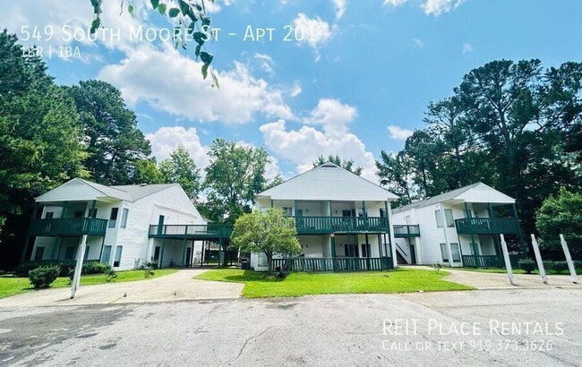 Building Photo - 549 S Moore St Unit Apt 201