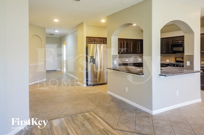 Photo - 297 Country Crossing Cir