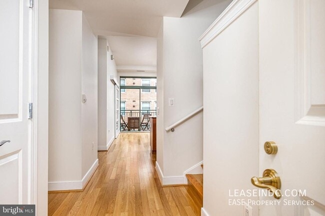 2425 L St NW Unit 521