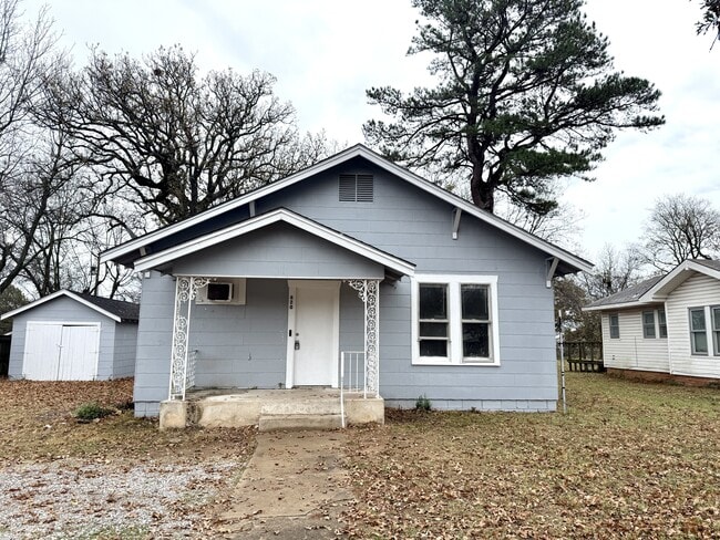 Building Photo - 620 C St SE