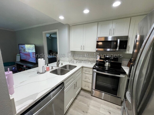 Photo - 3078 Broadway Unit 113