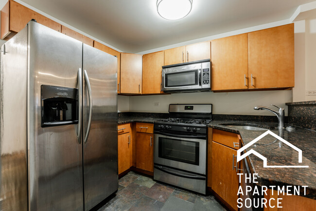 Photo - 3023 N Oakley Ave Apartments Unit GDN