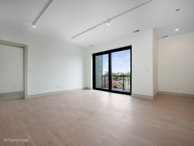 Photo - 3202 N Racine Ave Unit #205