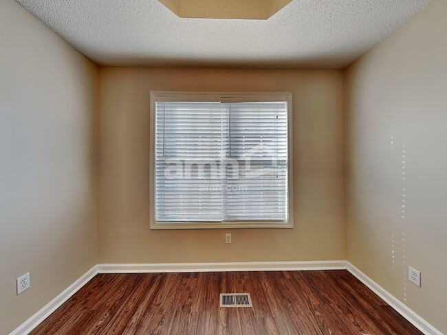 Photo - 276 Tanglewood Dr