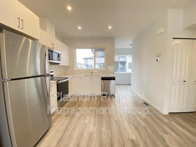 Photo - 870 Cornerstone Blvd NE