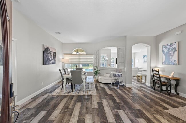 7 Woodfield Dr