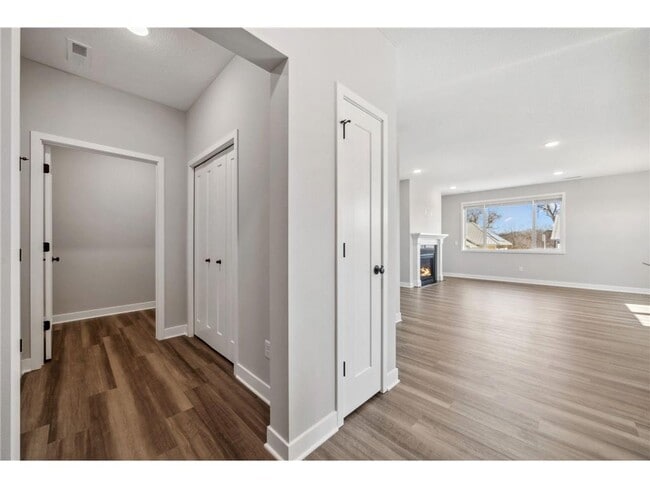 Photo - 192 Gambel St