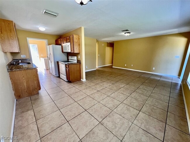 Photo - 1104 Bermar St