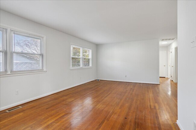 Photo - Granger Court - Hampton