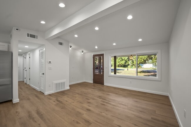 Photo - 1608 Madrid Ave
