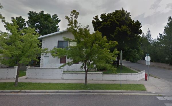 Cute Logan apartment close to shopping, food, bus stop and park