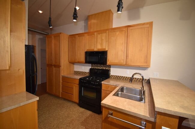 Photo - 211 W 1st Ave Unidad #204