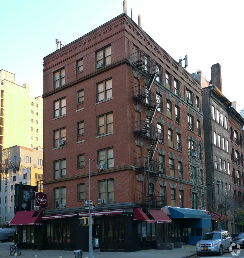 110 Varick St - 558 Broome St