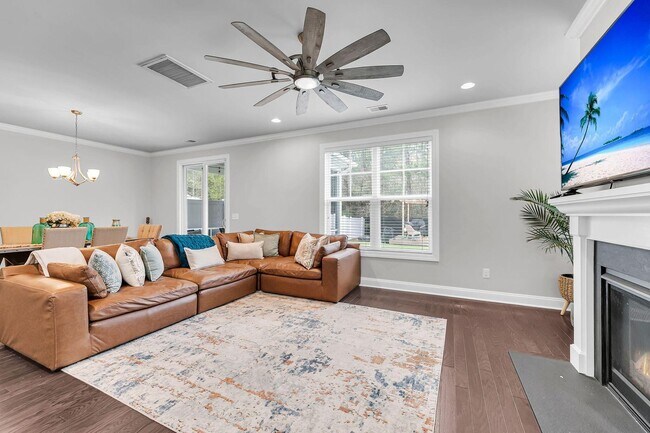 Photo - Beautiful 4BR/2.5BA Home in Highly Desirable Park West