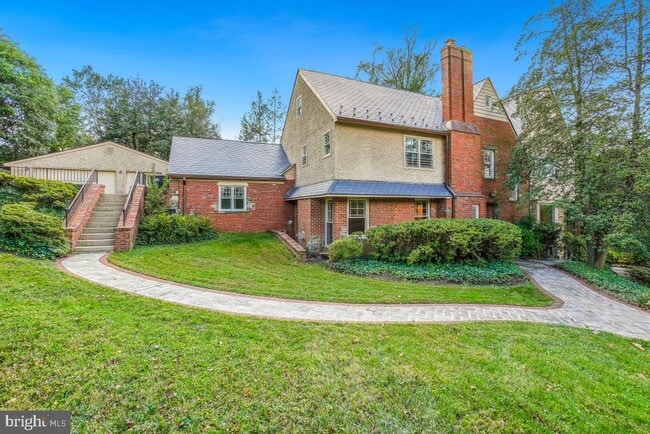 Building Photo - 4900 Indian Ln NW