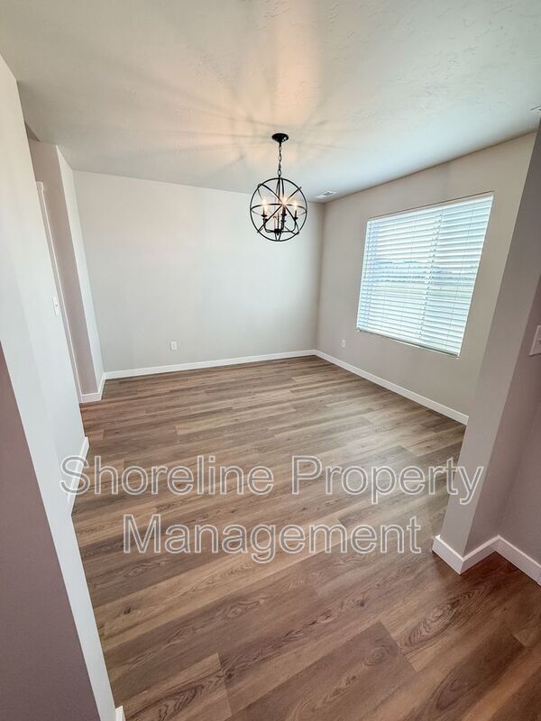 Photo - 1870 W Unforgettable St