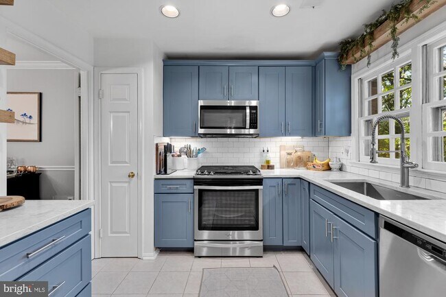 Photo - 5144 Woodmire Ln Townhome