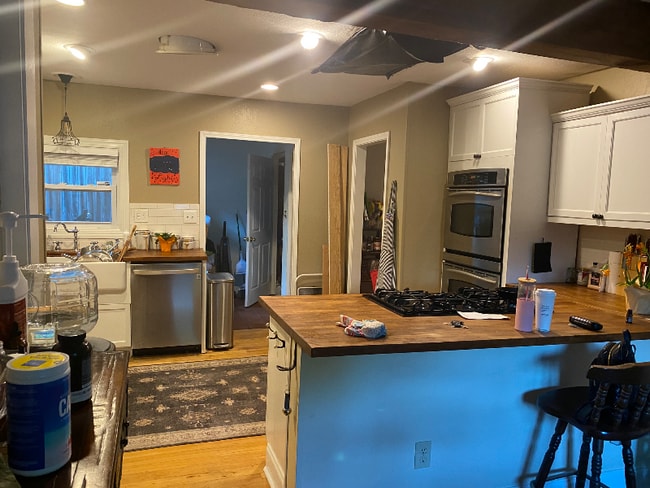 Photo - 116 W College St