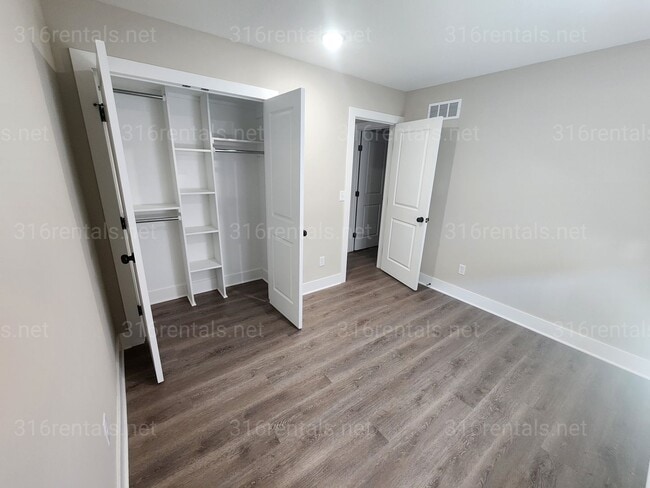 Photo - 5258 N Plumthicket St Unidad 5260 N Plumthicket St