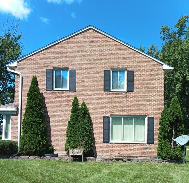 13 Hemlock St