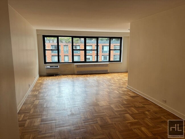 Photo - Fourth Avenue Unidad 17A