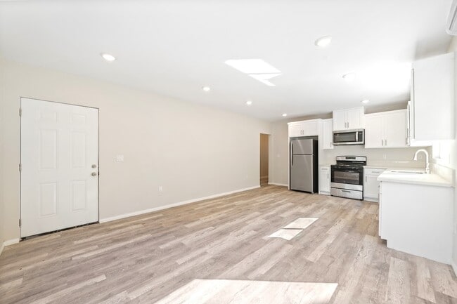 Photo - 328 W 51st St Unit 326 west 51st