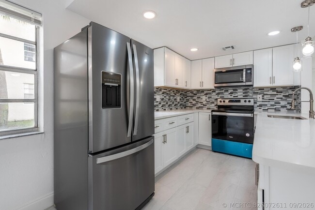108 Normandy Ln
