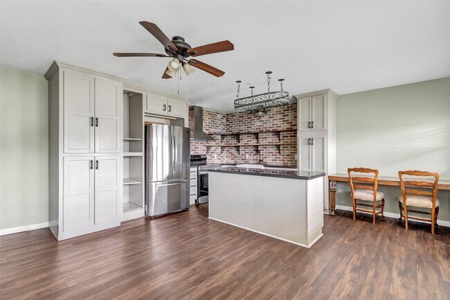 Photo - 10821 TX-150 Unit 15