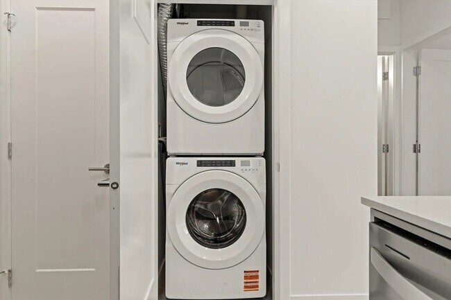 Photo - 13760-1375A 75a Ave