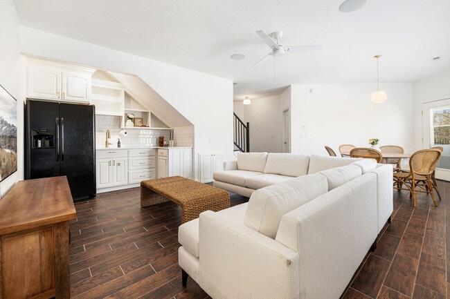 Photo - 802 NW D St Unit SI ID1514364P