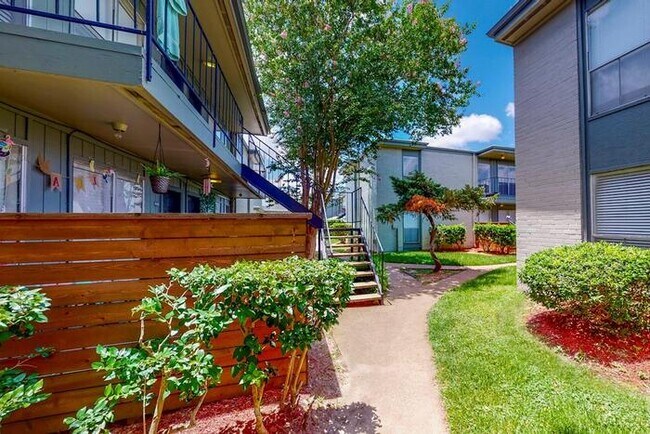 Photo - 707 El Dorado Blvd Unidad d2