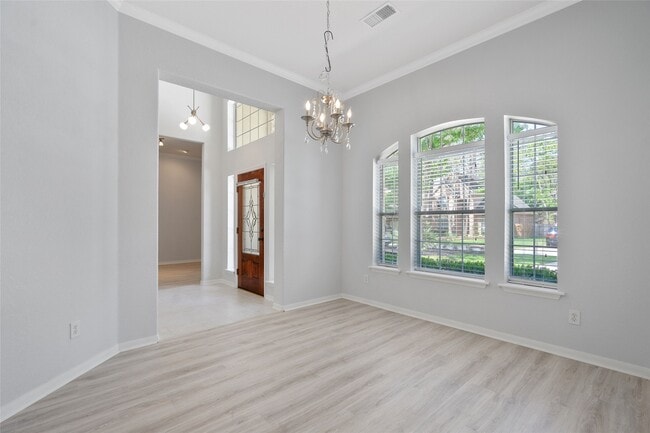 Photo - 30 Taupewood Pl