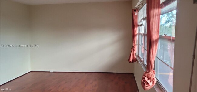 Photo - 1 br, 1 bath Condo - 13475 SW 9th St Apt A... Unidad Apt A404